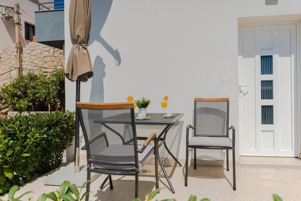 Apartmani Jadranka สตารีกราด-ปาเคลนีซา ภายนอก รูปภาพ