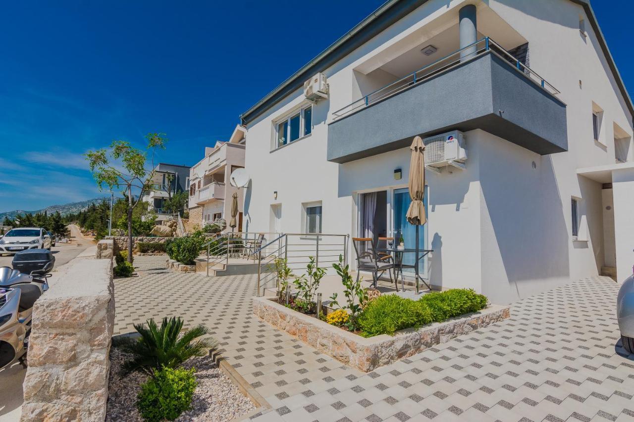 Apartmani Jadranka สตารีกราด-ปาเคลนีซา ภายนอก รูปภาพ