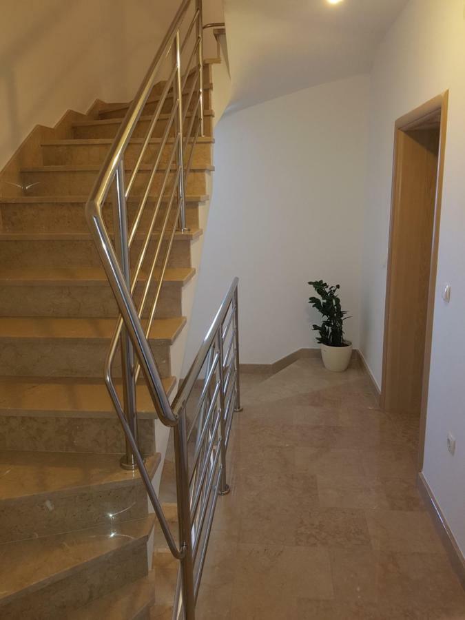 Apartmani Jadranka สตารีกราด-ปาเคลนีซา ภายนอก รูปภาพ