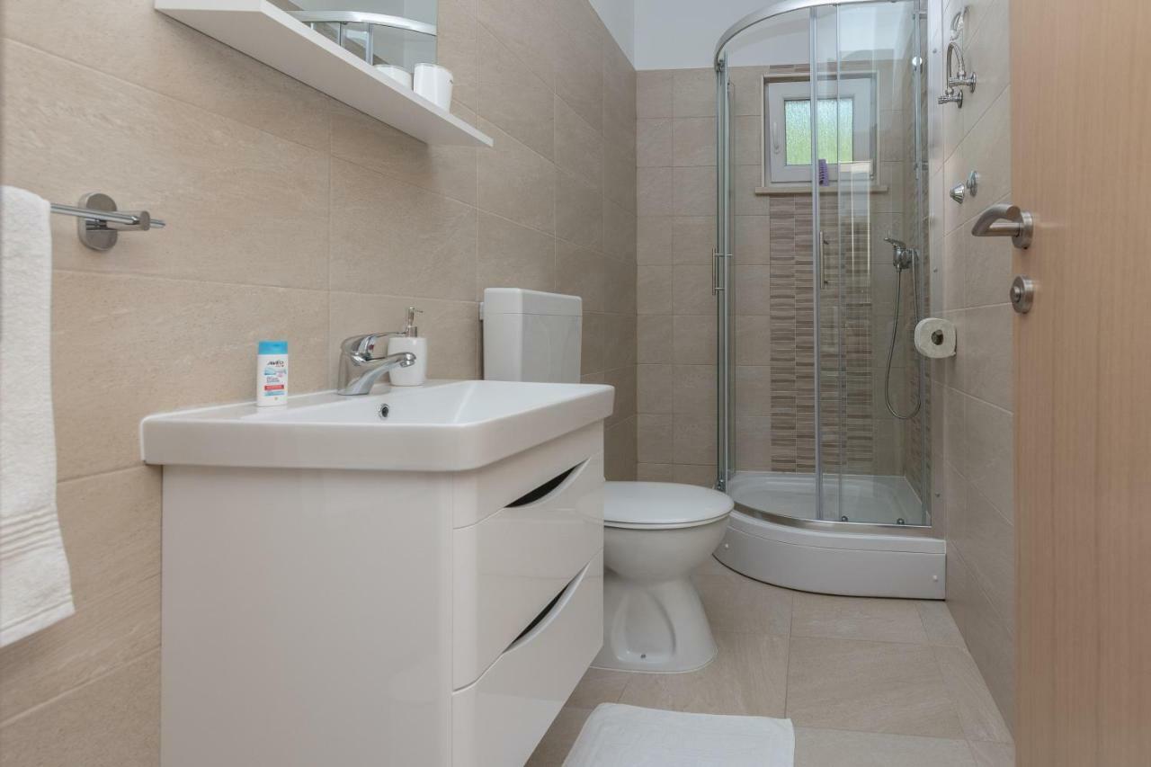 Apartmani Jadranka สตารีกราด-ปาเคลนีซา ภายนอก รูปภาพ