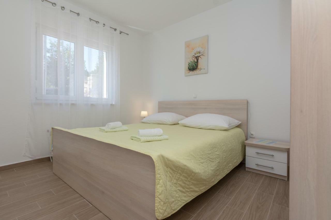 Apartmani Jadranka สตารีกราด-ปาเคลนีซา ภายนอก รูปภาพ