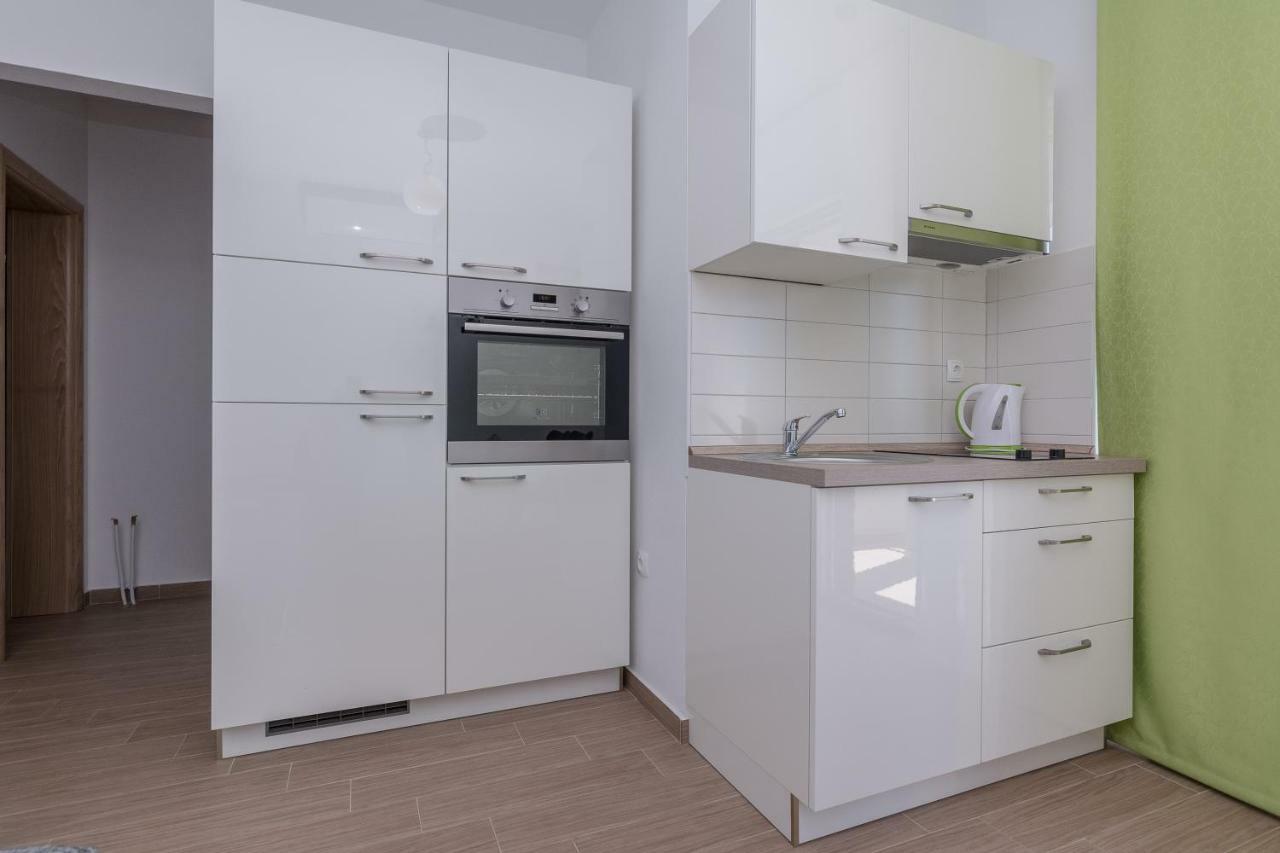 Apartmani Jadranka สตารีกราด-ปาเคลนีซา ภายนอก รูปภาพ
