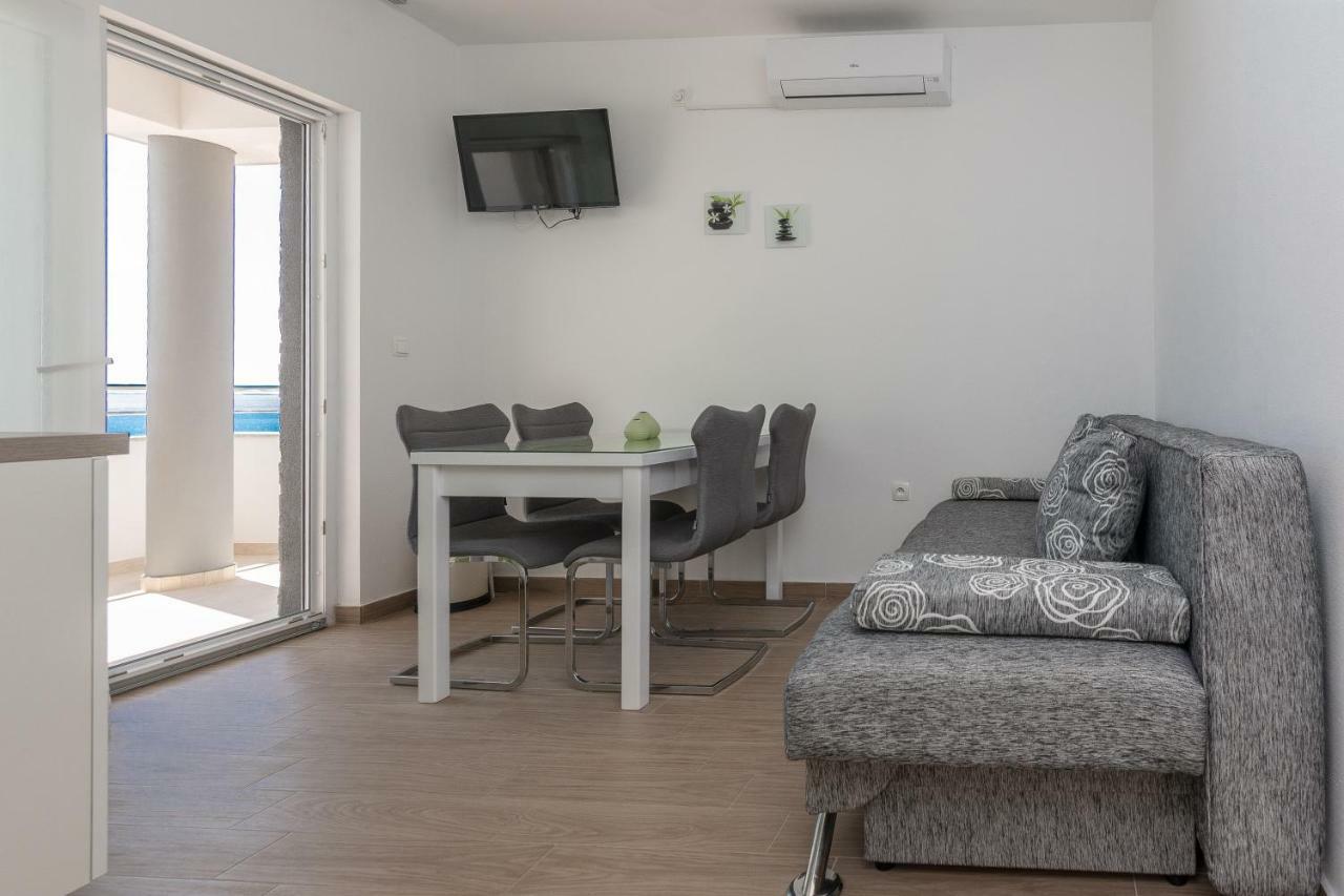 Apartmani Jadranka สตารีกราด-ปาเคลนีซา ภายนอก รูปภาพ