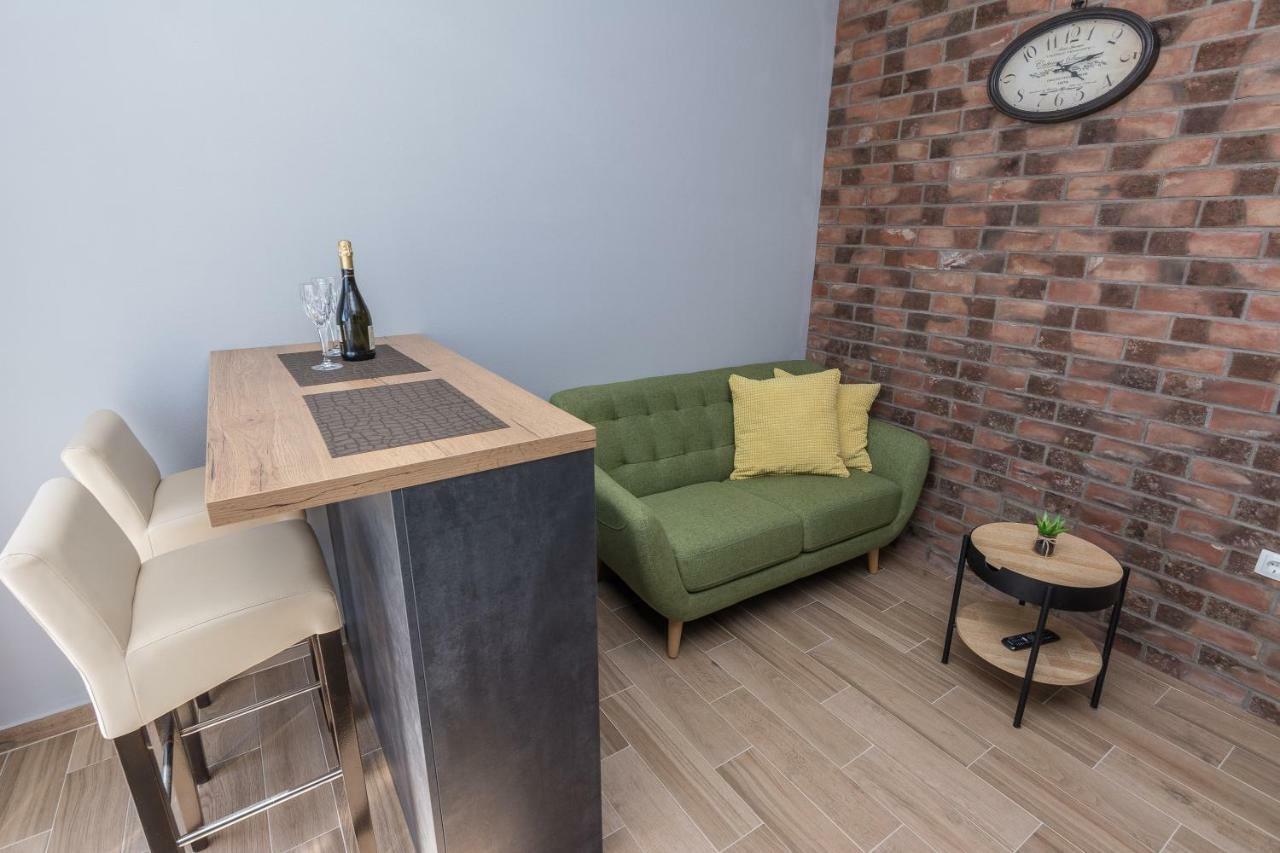 Apartmani Jadranka สตารีกราด-ปาเคลนีซา ภายนอก รูปภาพ