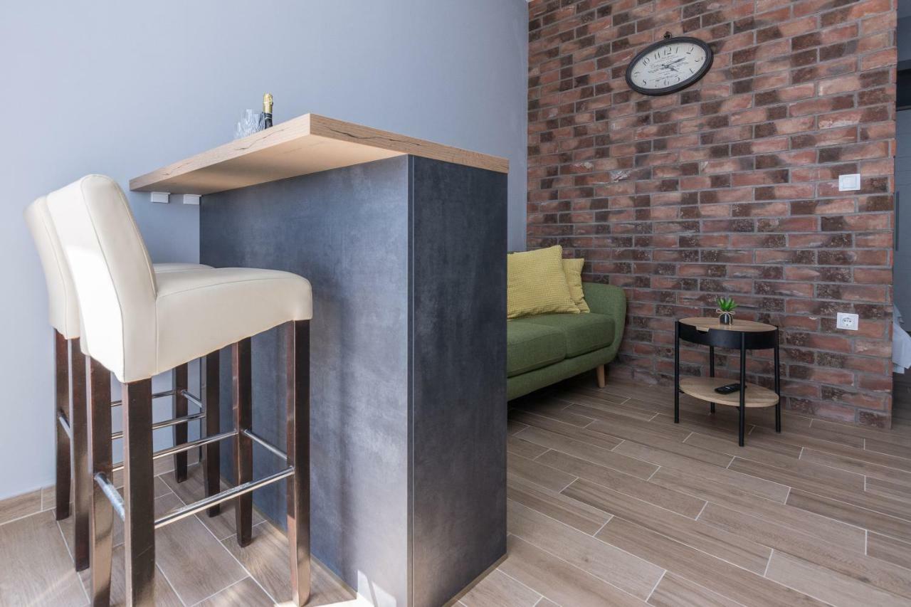 Apartmani Jadranka สตารีกราด-ปาเคลนีซา ภายนอก รูปภาพ
