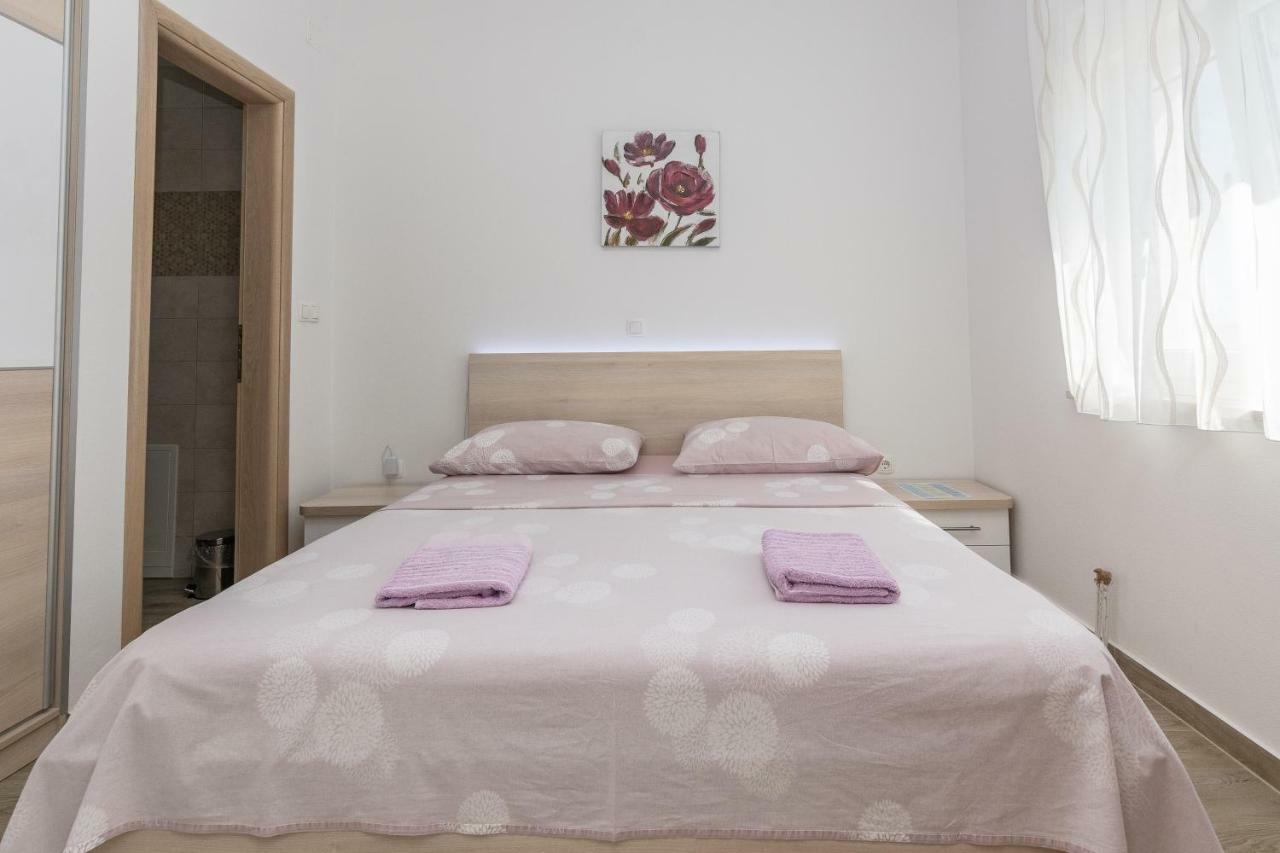 Apartmani Jadranka สตารีกราด-ปาเคลนีซา ภายนอก รูปภาพ