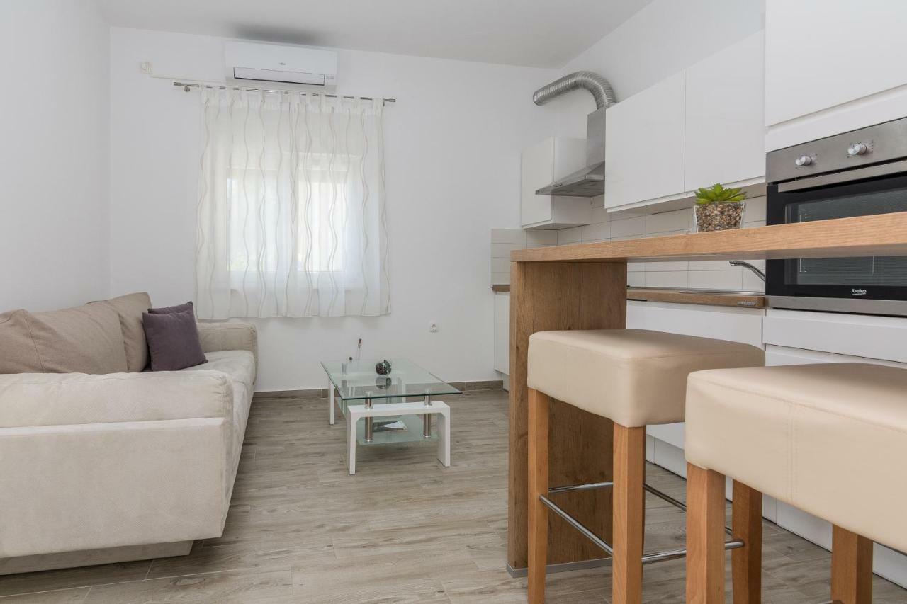 Apartmani Jadranka สตารีกราด-ปาเคลนีซา ภายนอก รูปภาพ