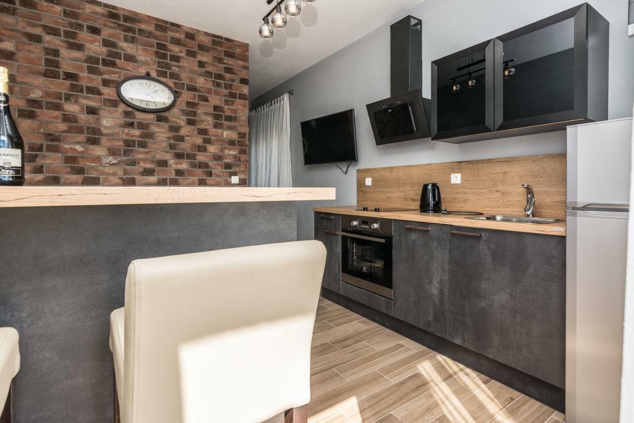 Apartmani Jadranka สตารีกราด-ปาเคลนีซา ภายนอก รูปภาพ