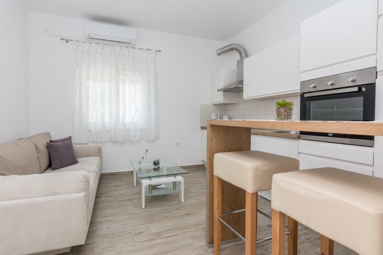 Apartmani Jadranka สตารีกราด-ปาเคลนีซา ภายนอก รูปภาพ